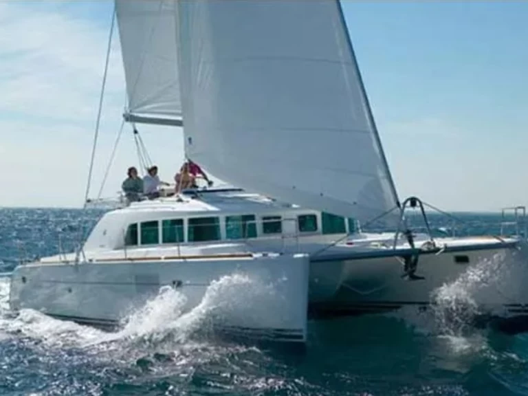 Yacht hire Papeete cheap Lagoon 440