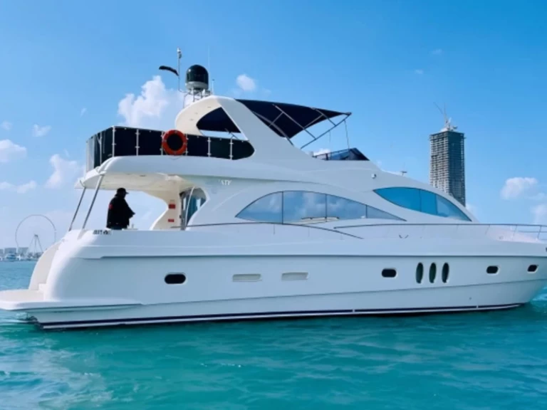 Charter a Majesty Yachts 70 in Dubai Marina on Samboat