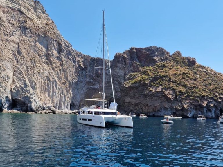 Catamaran to hire Palermo at the best price