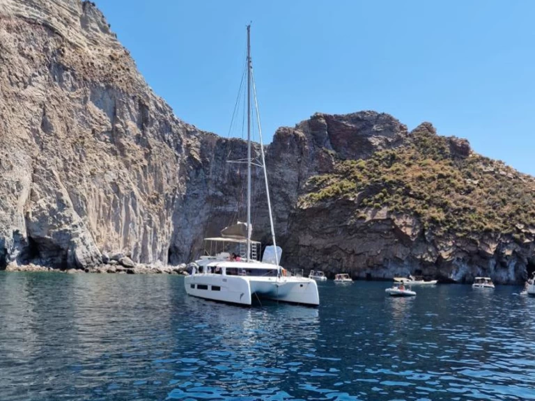 Catamaran to hire Palermo at the best price