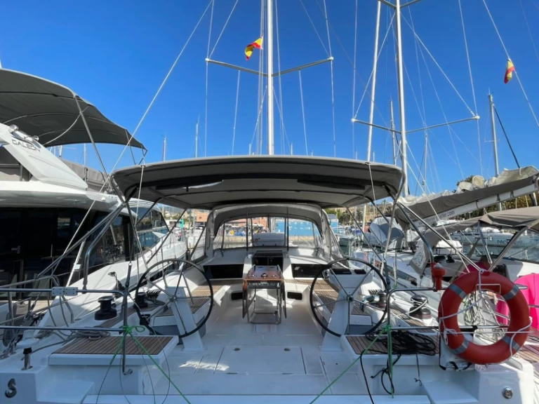 Yacht hire Horta cheap Oceanis 51.1