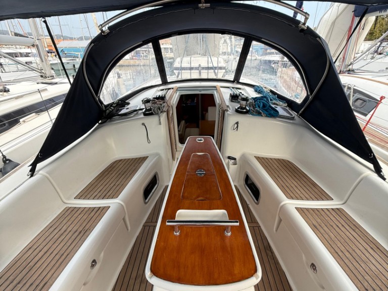 Hire Sailboat Bénéteau with a boat licence