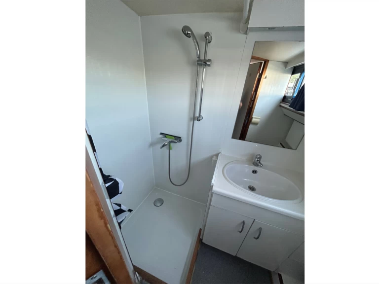 Hire a De Drait Safari Houseboat 1050 Drachten