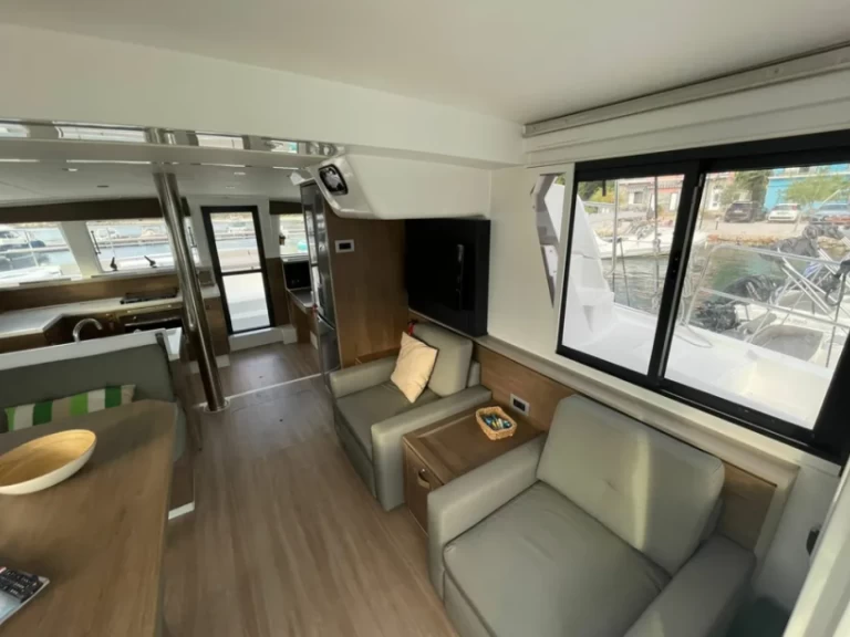 Hire a Bali Bali 4.2 Pálairos