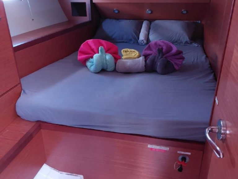 Dufour Dufour 520 Grand Large charter bareboat or skippered in  Lávrio