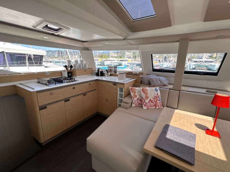 Catamaran hire in Salerno - Fountaine Pajot Elba 45