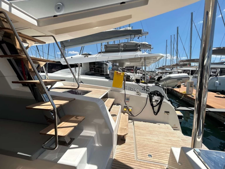 Yacht charter Salerno - Cervetti Cervetti 44  on SamBoat