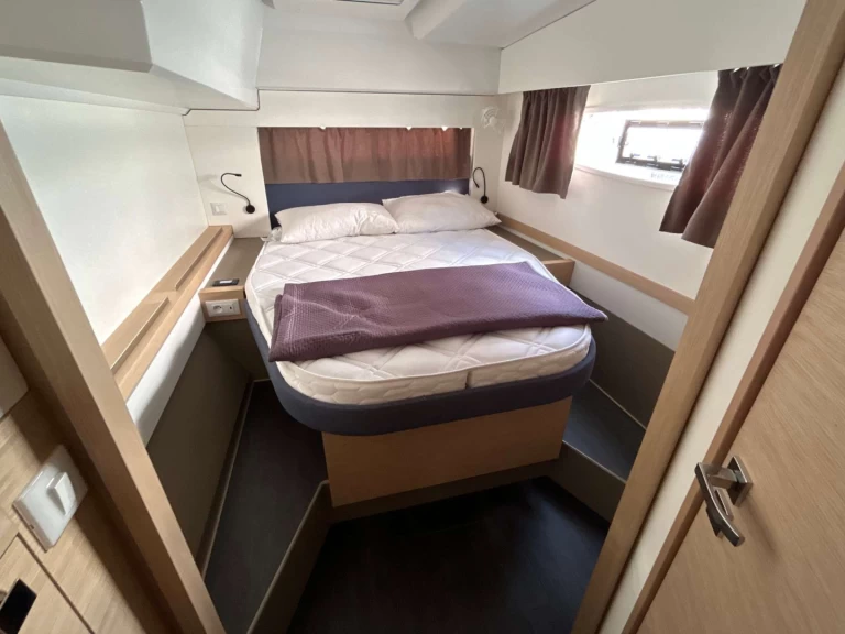 Yacht charter Salerno - Fountaine Pajot Astrea 42 on SamBoat