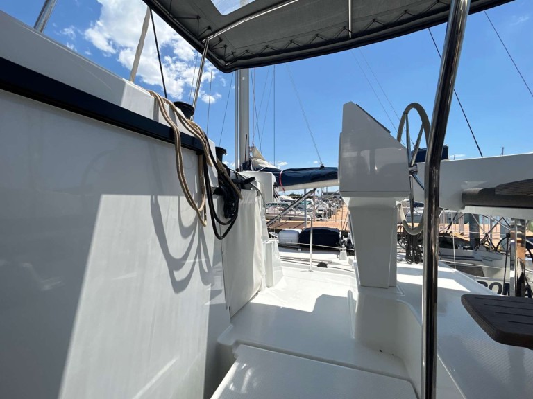 Catamaran hire in Salerno - Fountaine Pajot Astrea 42