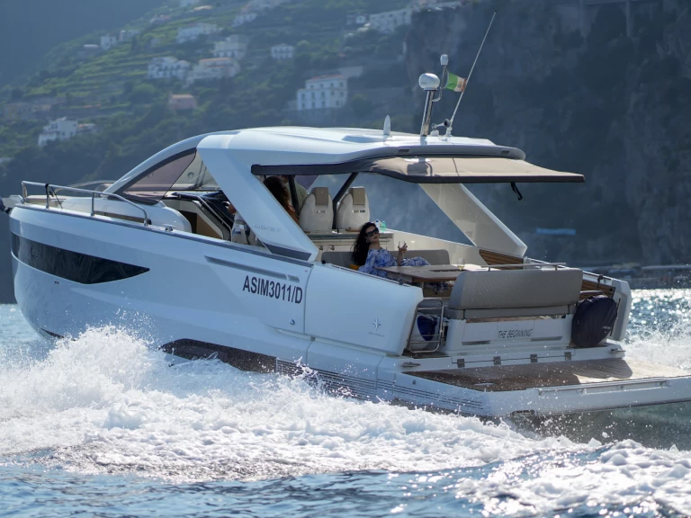 Motorboat to hire Pozzuoli at the best price