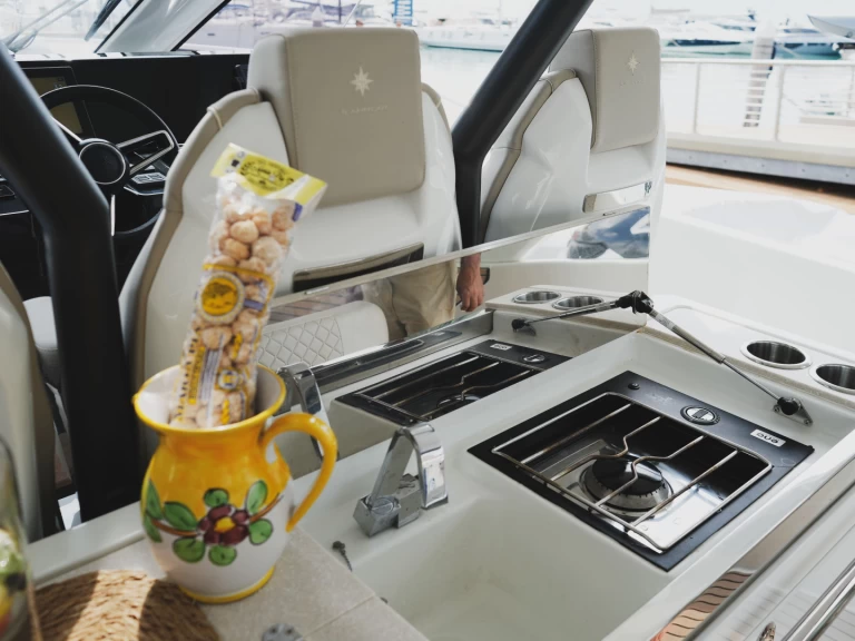 Hire a Prestige Prestige 520 S Pozzuoli