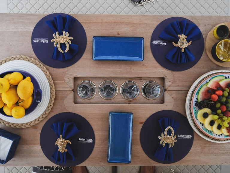 Hire Motorboat Prestige with a boat licence