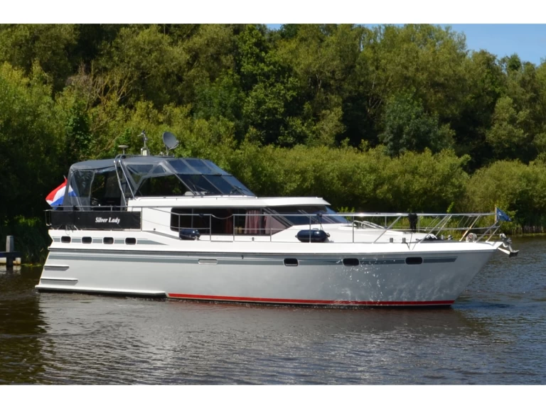 Hire Motorboat with or without skipper  Drachten