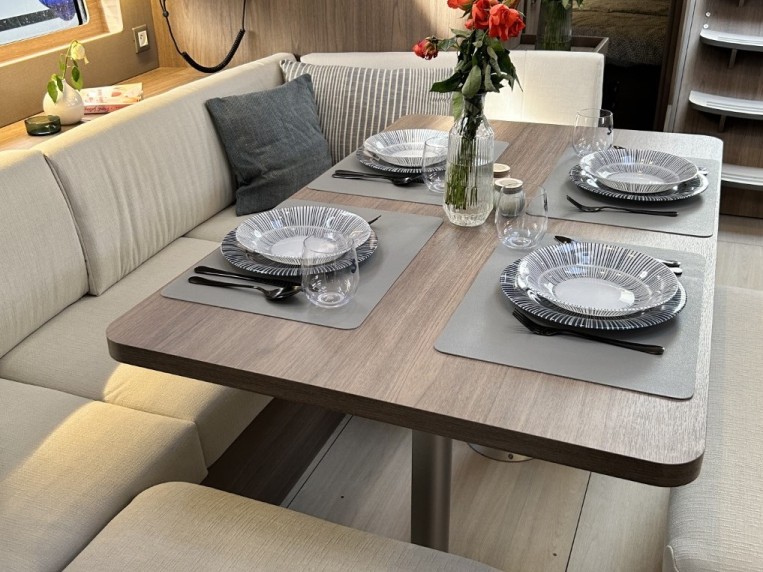 Yacht charter Split - Bénéteau Oceanis 47 on SamBoat