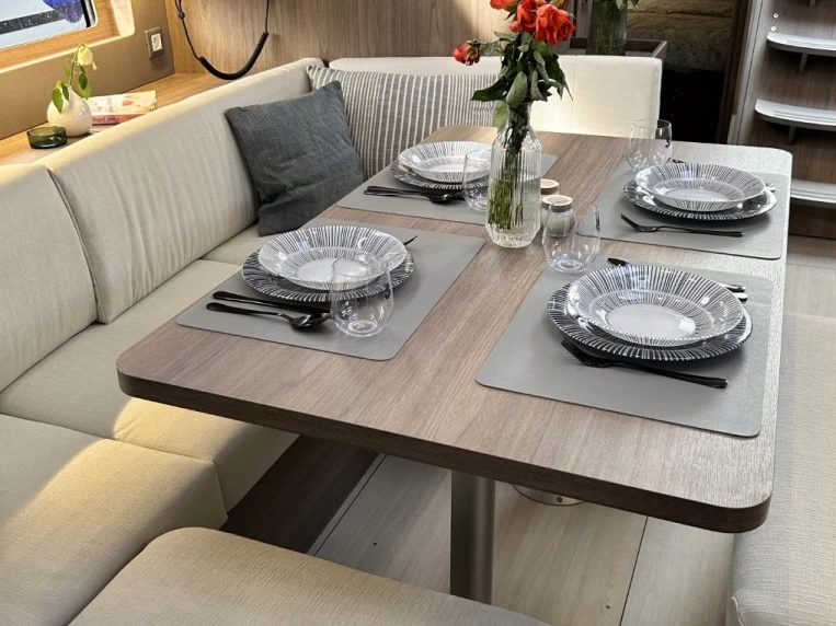 Yacht charter Split - Bénéteau Oceanis 47 on SamBoat