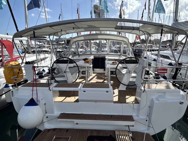Hire a Bénéteau Oceanis 47 Split