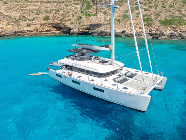 Hire Catamaran with or without skipper Lagoon s'Arenal