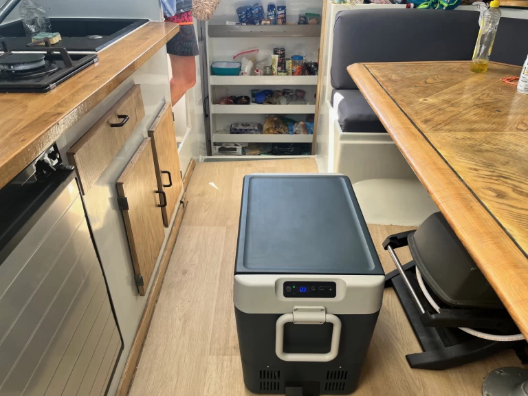 Charter a Fountaine Pajot Maldives 32 in Hyères on Samboat