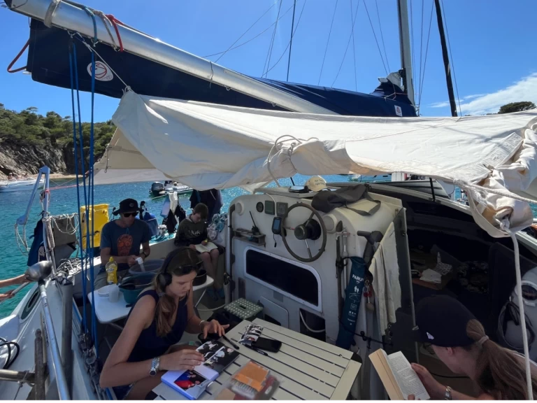 Charter a Fountaine Pajot Maldives 32 in Hyères on Samboat