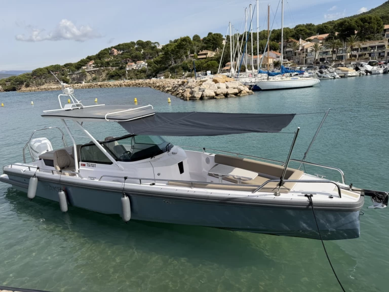 Motorboat hire in La Madrague - Axopar Axopar 28 T-Top