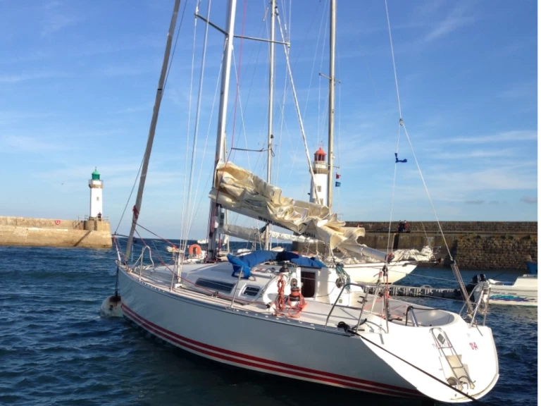 Yacht charter Arradon - Jeanneau Sun Fast 32 on SamBoat