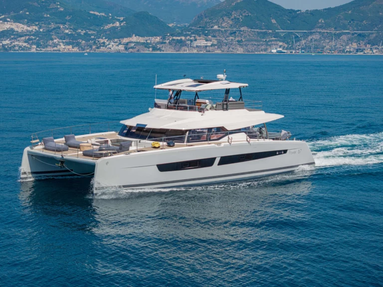 Hire Luxury Yacht Fountaine Pajot with a boat licence