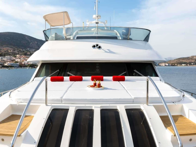 Hire Luxury Yacht with or without skipper Benetti San Remo