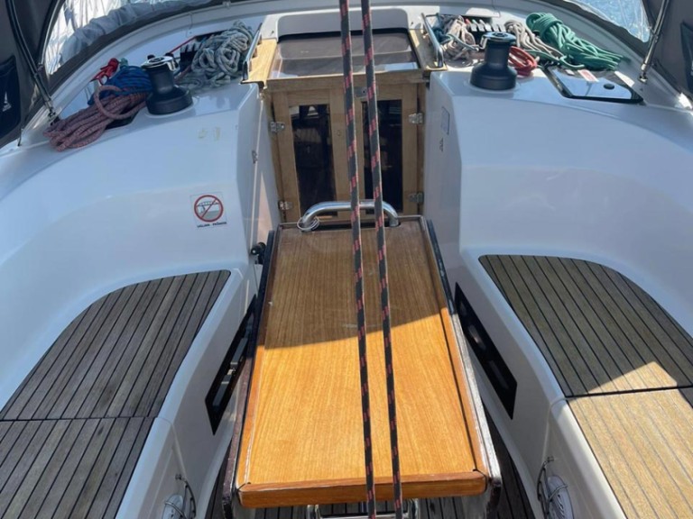 Yacht hire Pula cheap Cruiser 40 S