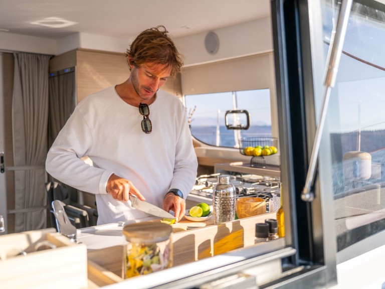 Catamaran hire in Kaštela - Lagoon Lagoon 43