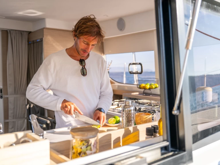 Catamaran hire in Kaštela - Lagoon Lagoon 43