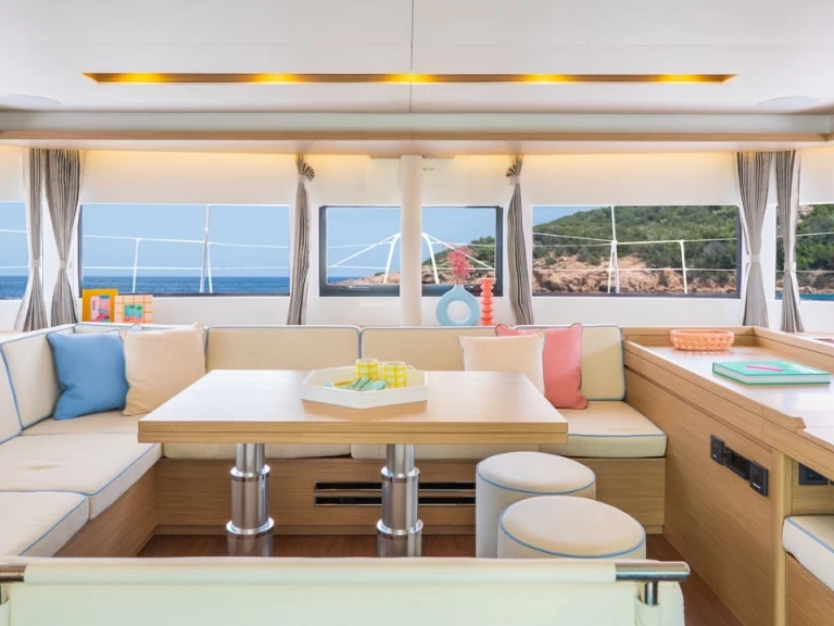 Yacht charter Kaštela - Lagoon Lagoon 51 on SamBoat