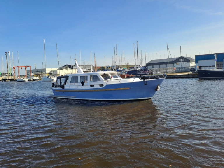 Hire a De Drait Bravoure 40 Drachten