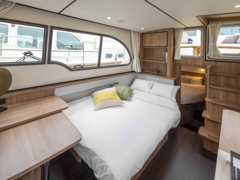 Hire Motorboat with or without skipper Linssen Le Landeron