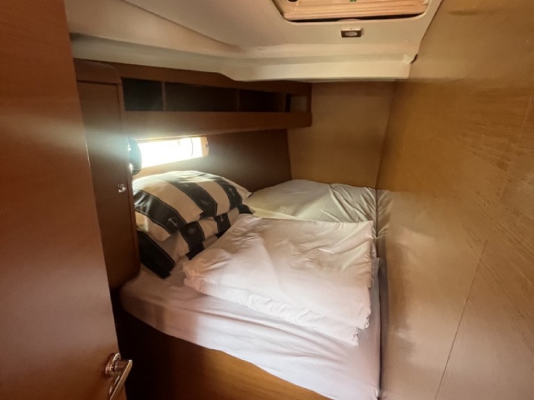 Charter a Jeanneau Sun Odyssey 479 in Sukošan on Samboat