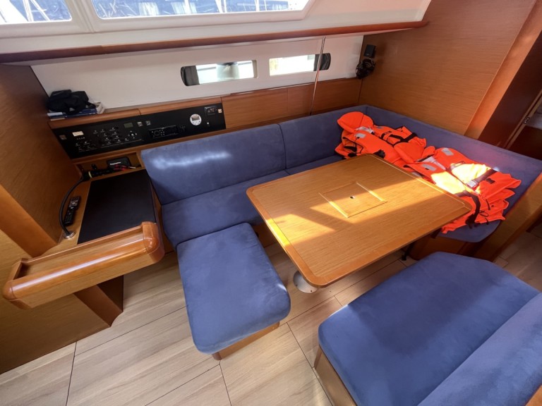 Hire Sailboat with or without skipper Jeanneau Sukošan