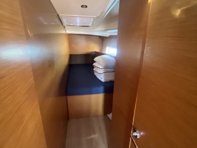 Hire a Jeanneau Sun Odyssey 490 Sukošan