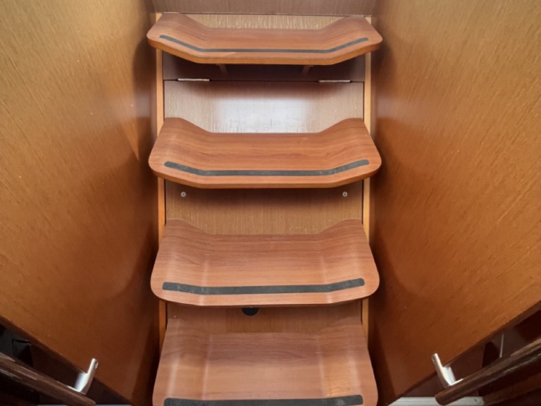 Hire a Bénéteau Oceanis 45 Sukošan