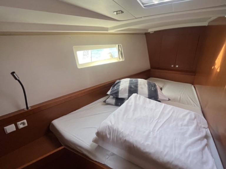 Yacht hire Sukošan cheap Oceanis 45