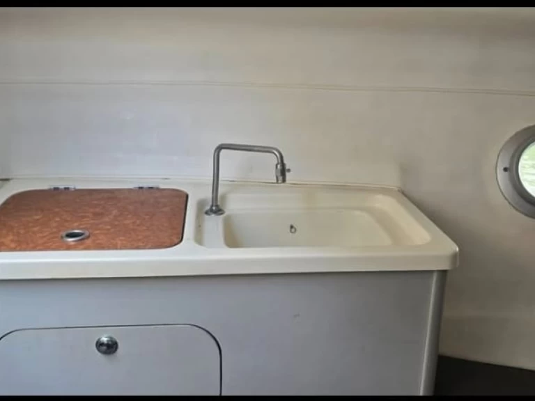 Motorboat to hire Port de Cannes Marina at the best price