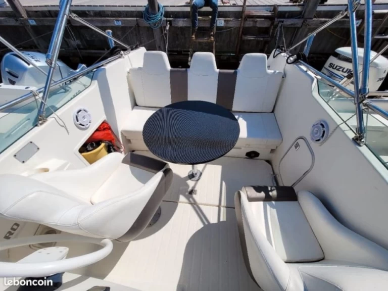 Hire a Bénéteau Flyer 6 Grand Prix Port de Cannes Marina