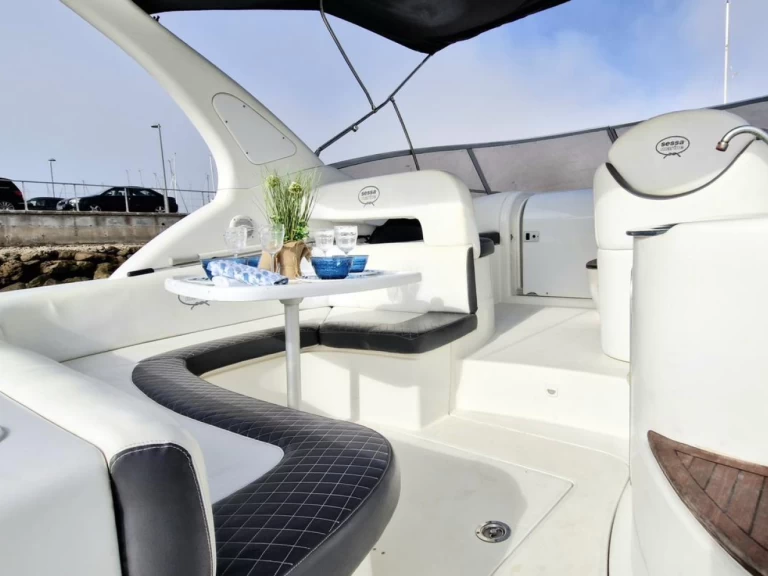 Motorboat hire in Calp / Calpe - Sessa Marine Oyster 34