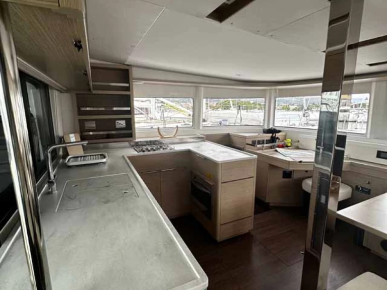 Yacht charter Golfo Aranci - Lagoon Lagoon 46 on SamBoat