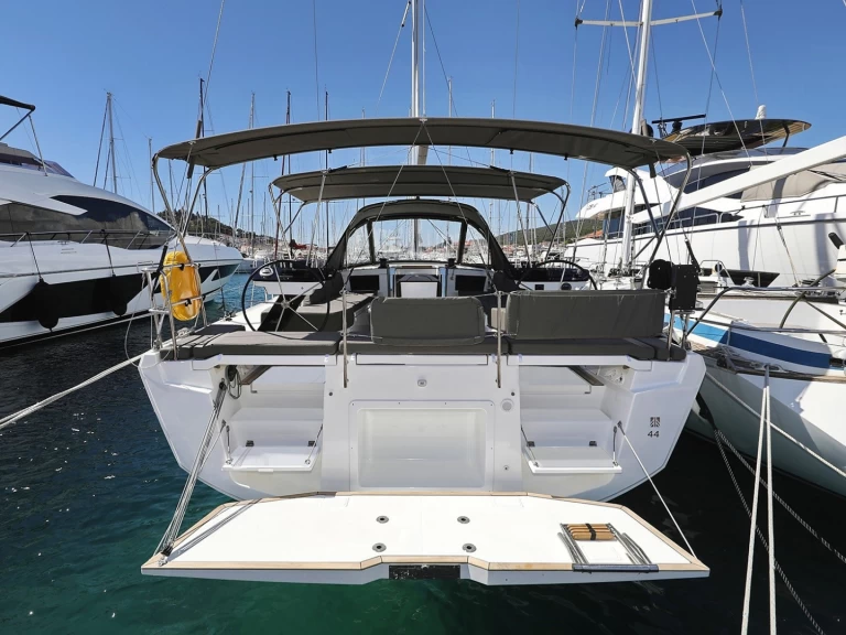 Hire Sailboat with or without skipper Dufour Pula