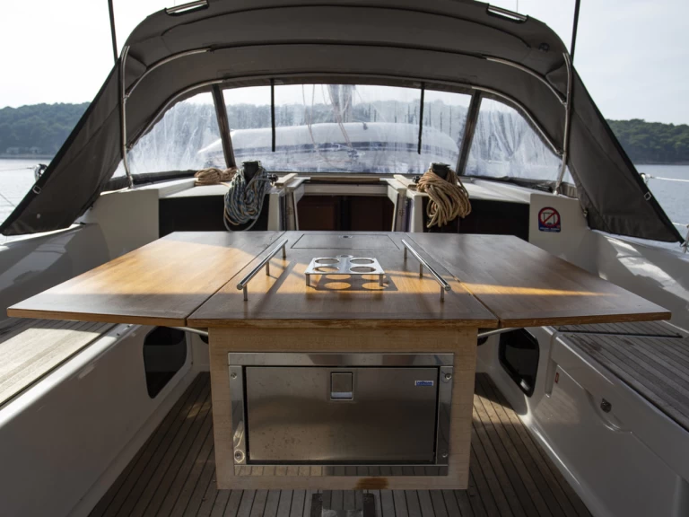 Yacht charter Pula - Dufour Dufour 520 Grand Large on SamBoat