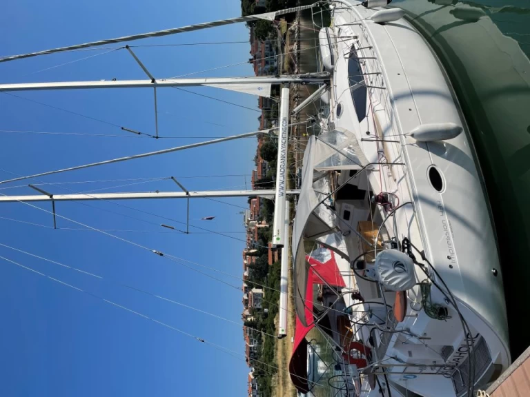 Sailboat to hire Pula at the best price