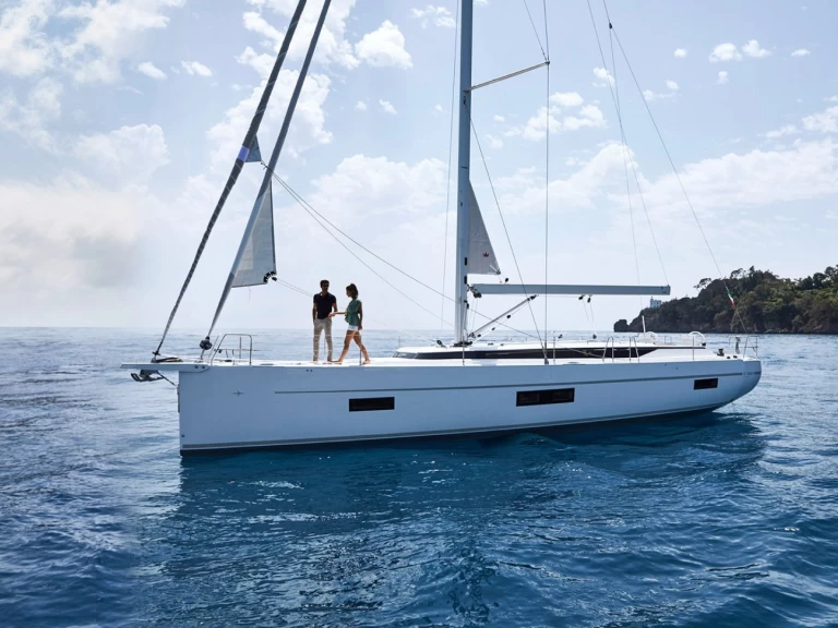 Sailboat hire in Pula - Bavaria Cruiser 50