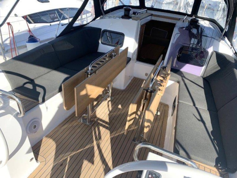 Yacht charter Pula - Elan Impression 45.1 on SamBoat