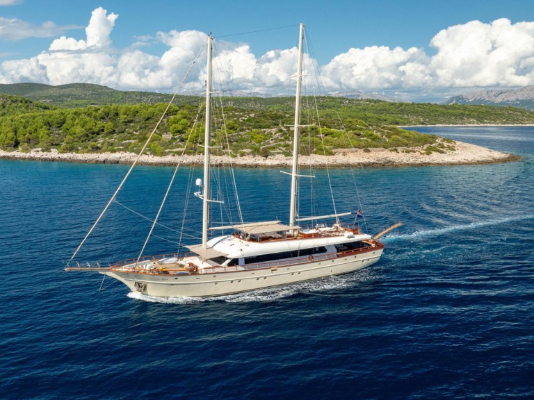 Charter a Son De Mar Son De Mar in Split on Samboat