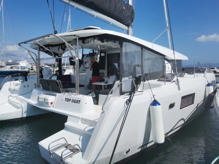 Hire a Lagoon Lagoon 42 Split