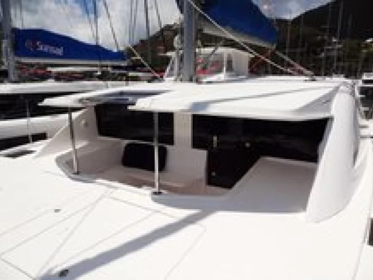 Yacht charter Key West - Leopard Catamarans / Robertson & Caine Leopard 48 - 4 + 1 cab. on SamBoat